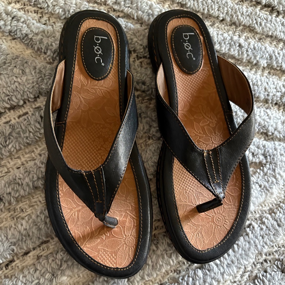 B.O.C. Born Concepts Womens Man Made Faux Leather Flip Flop Flat Sandals Size 10